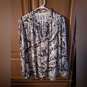 Elegant Women's Blouse in Black and White